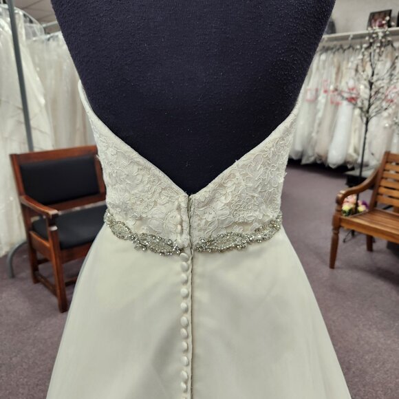 Demetrios 1479 Size 10 Ivory/Champagne Tulle/Lace Ballgown Bridal/Wedding Gown - Picture 7 of 8